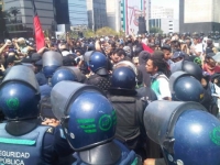 #20MX  Protesta en tres fragmentos.